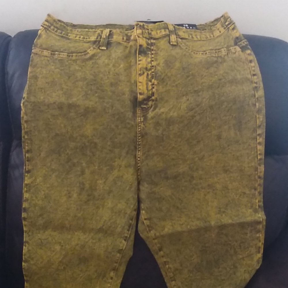 Pants - Picture 2 of 4